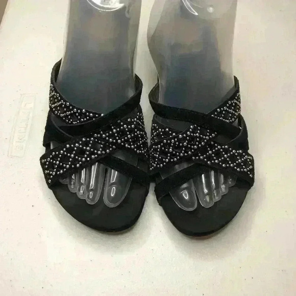 Yellow Box Tara Women’s 6.5M Black Leather Slide On Sandals Wedge Foam Heel 3” - Picture 4 of 4